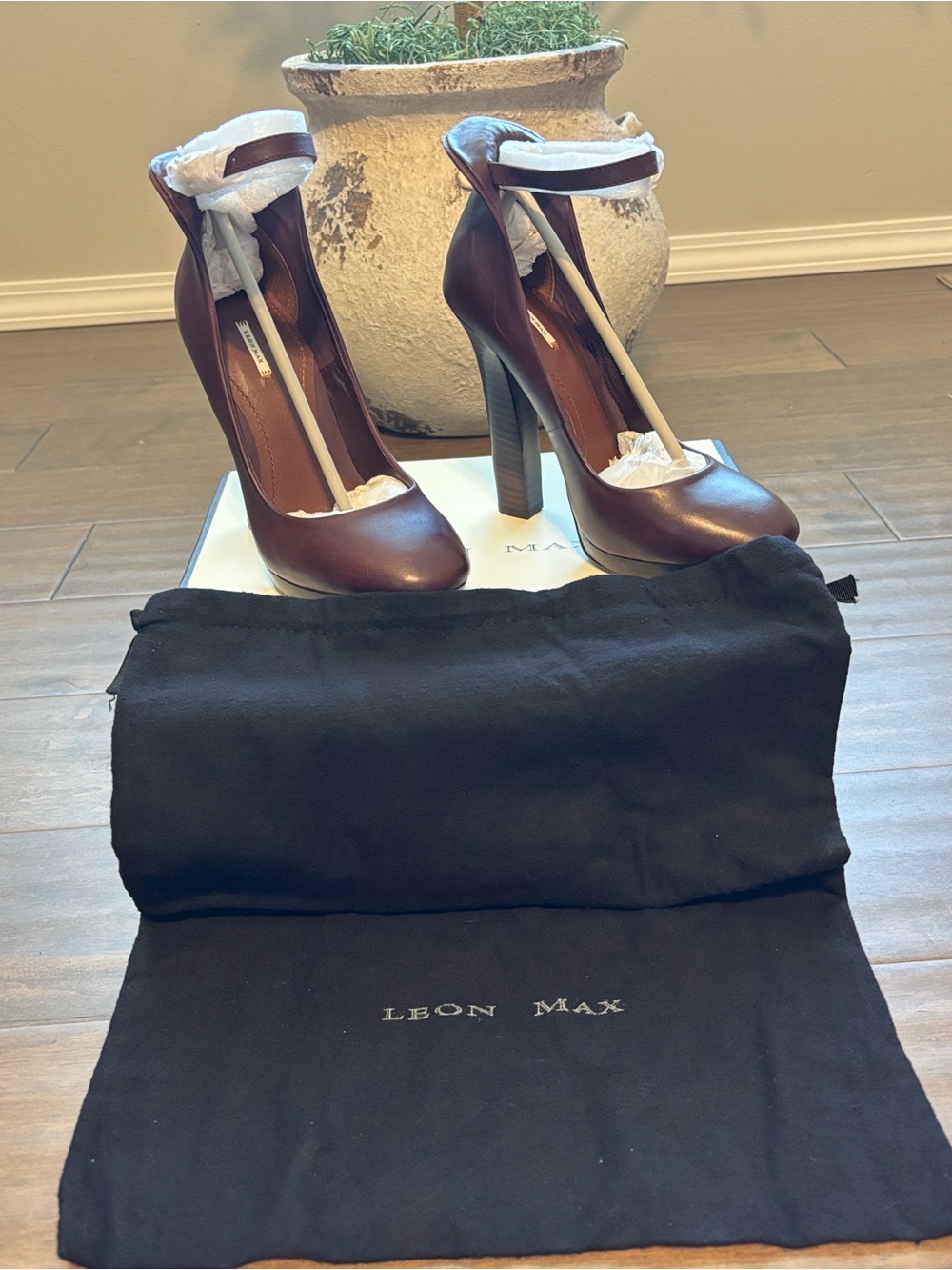 Leon Max Vertu Merlot Burnished Calf Leather Platform Ankle Strap Pumps Sz 7 NIB - Picture 7 of 8